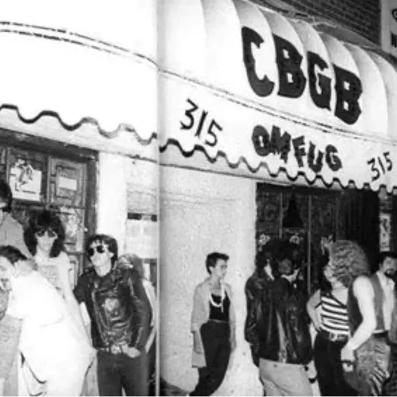 Preowned Vintage Y2K CBGB Unisex Size LargeNYC Punk Rock Club Rare Shirt .